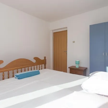 Lucy By The Sea With A Private Pool Apartman *
