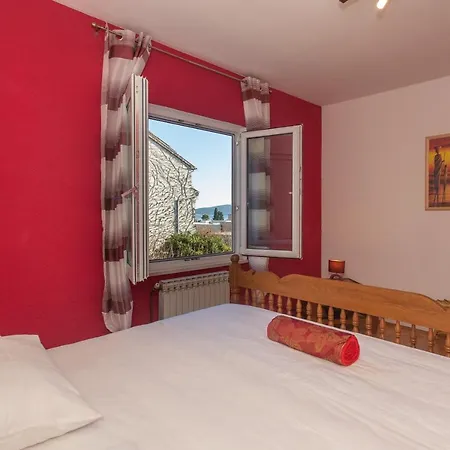 Apartman Lucy By The Sea With A Private Pool Kaštela