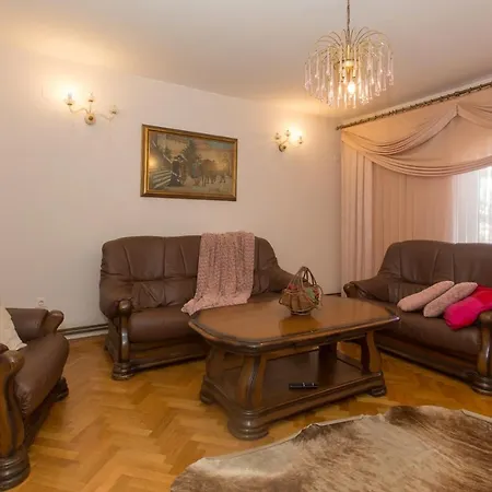 Apartman Lucy By The Sea With A Private Pool *
