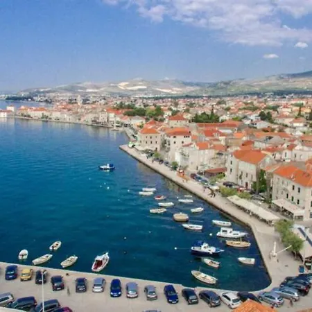 Lucy By The Sea With A Private Pool Apartman